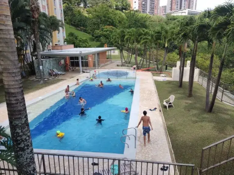 piscina semi publicas con jacuzzi en medellin antioquia piscinas bluespace